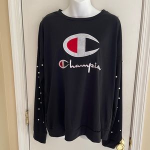 CHAMPION Logo Top w/pearl accents Sz. XXL